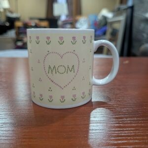Vintage 'Mom' Mother's Day Mug